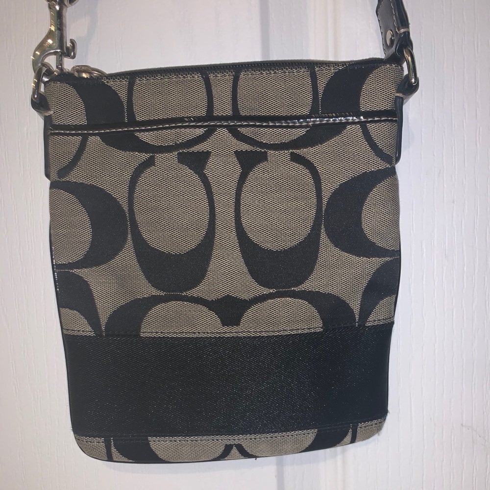 EUC Coach Signature Crossbody Bag